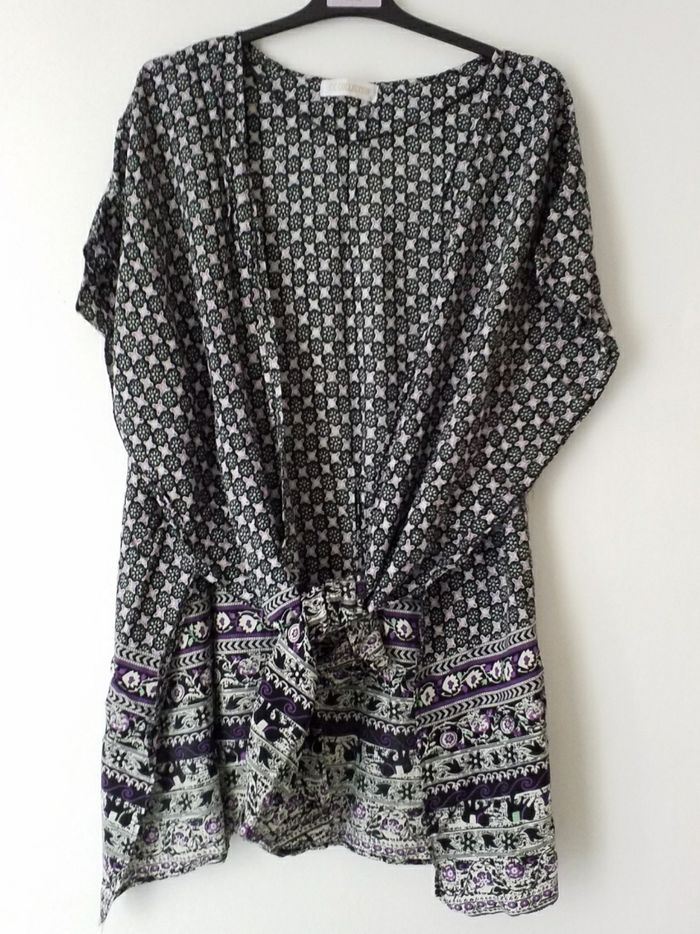 Blouse  fluide a noué taille unique  très bon état