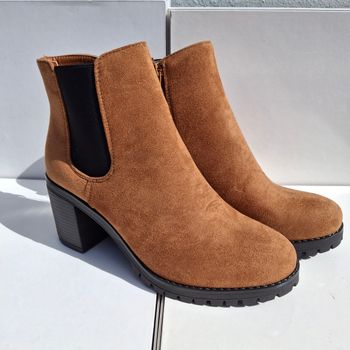 Bottine à Talon En Daim Marron Neuve Bottes