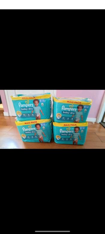 4 maxis packs Pampers baby dry taille 5