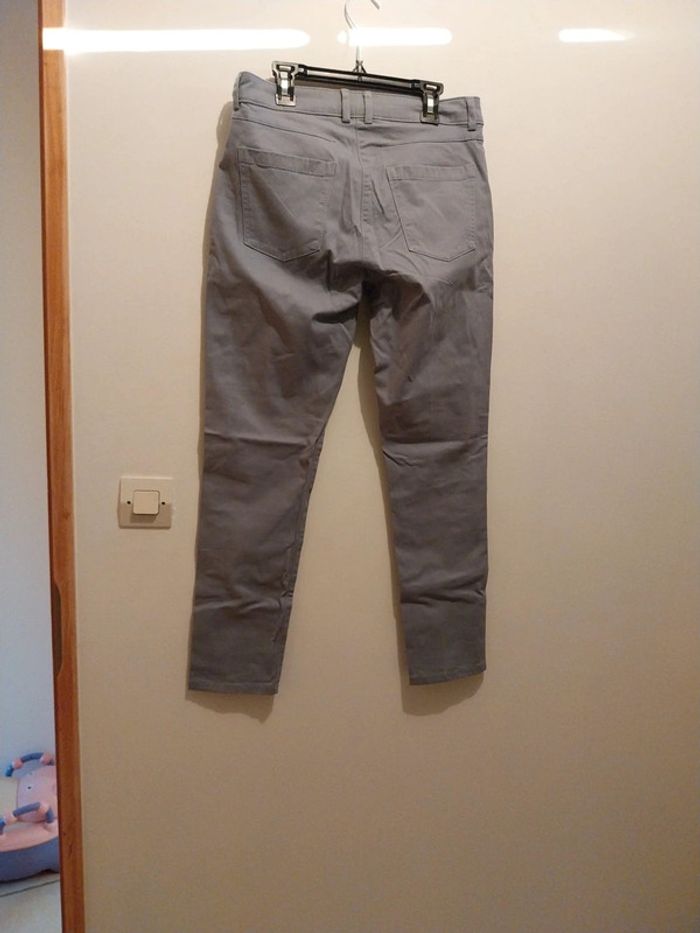 Pantalon gris clair - photo numéro 4