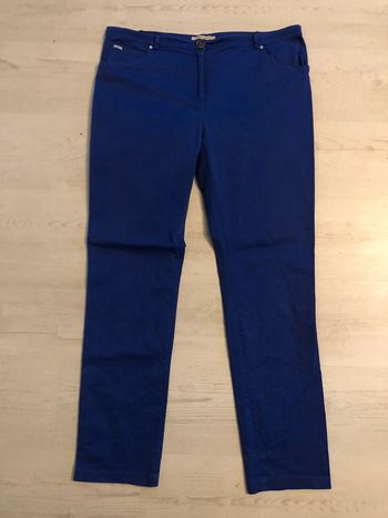 AN56- Pantalon bleu forme jean T 48 (48-50) peu porté