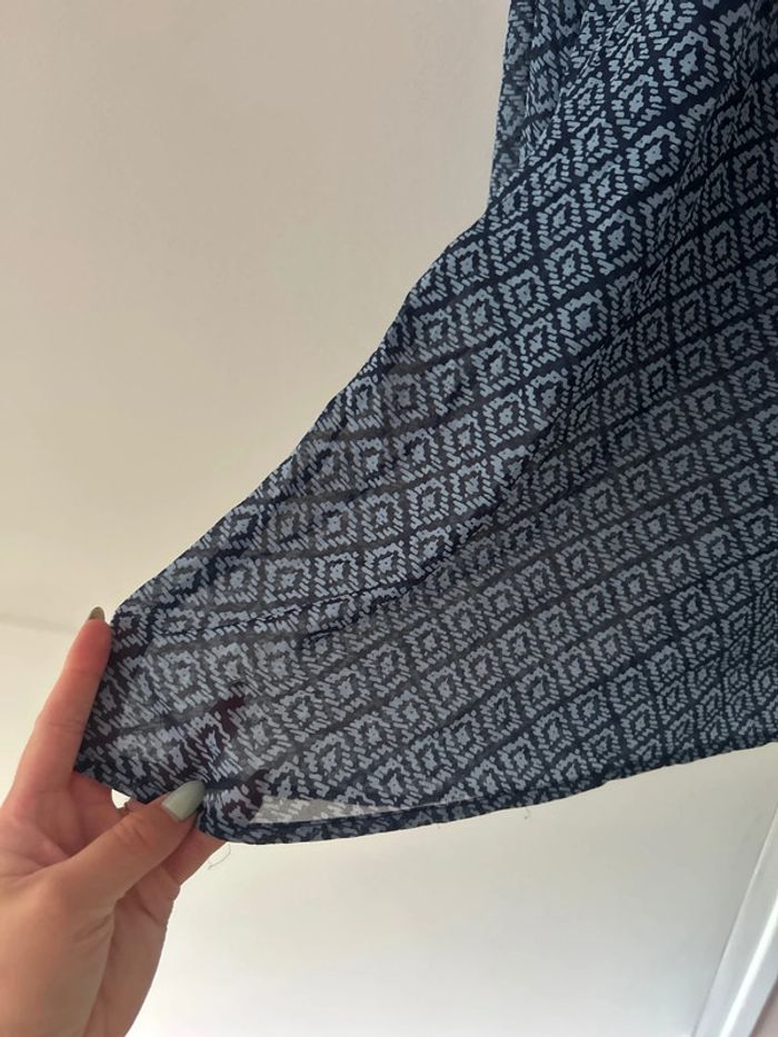 Chemisier transparent bleu et noir à motif - photo numéro 3