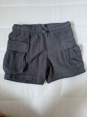 Short Zara 9-12 mois