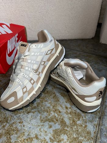 Chausseur nike p-6000