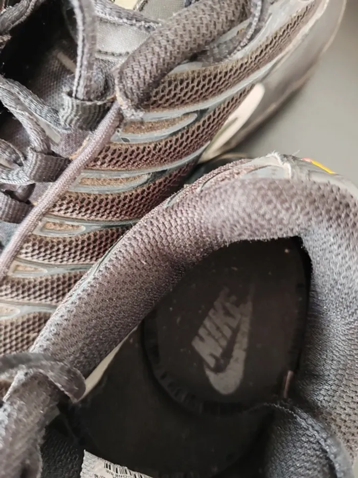 Nike Air Max Plus “Tn” Noir/Gris Taille 44 - photo numéro 9