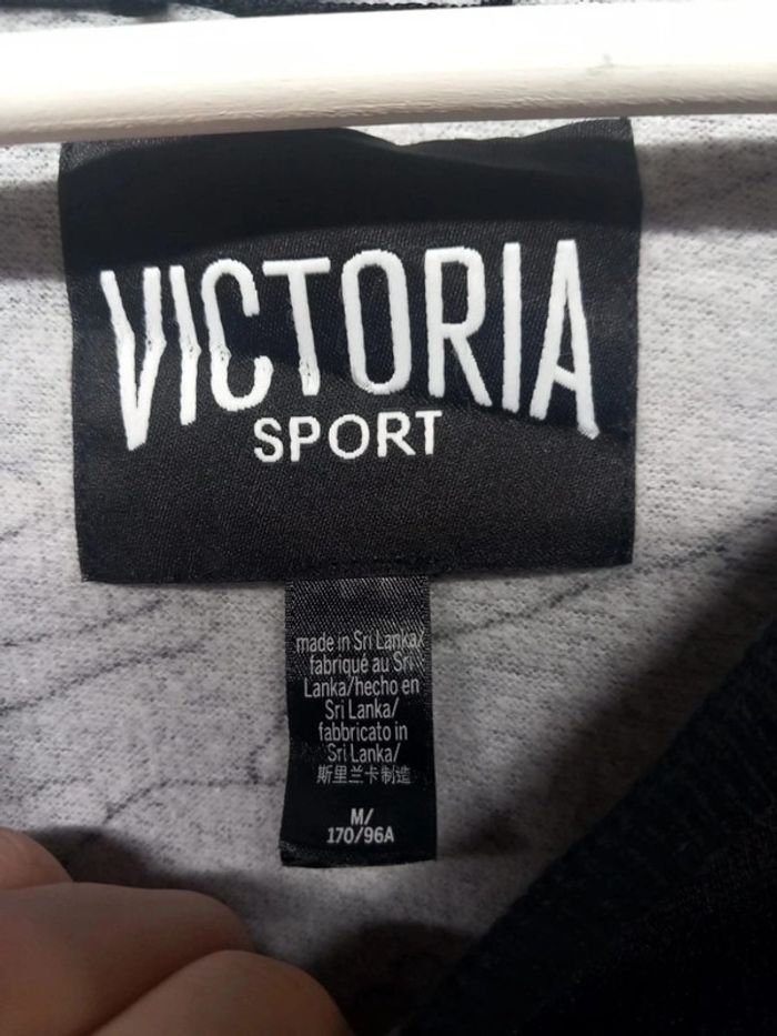 Sweat crop top Vintage motif camo Noir Victoria sport - photo numéro 5