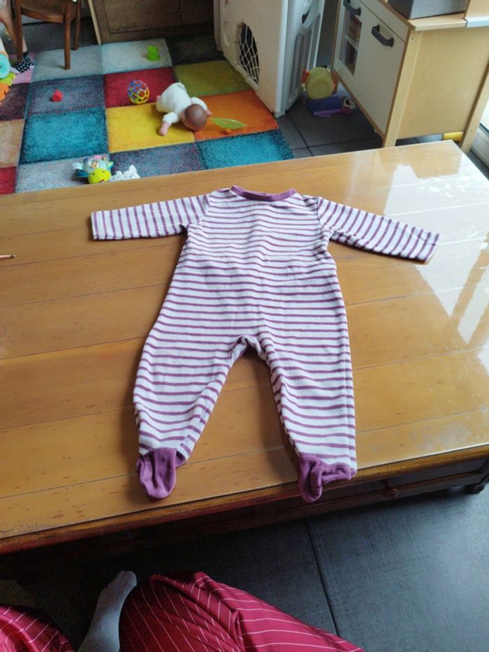 Pyjama hiver 12 mois rayé violet petits kimbaloo très bon état