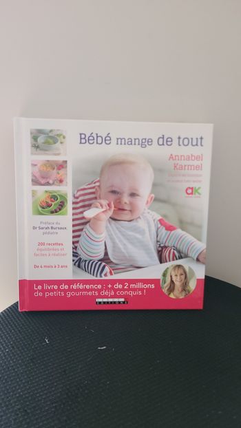 Bébé mange de tout