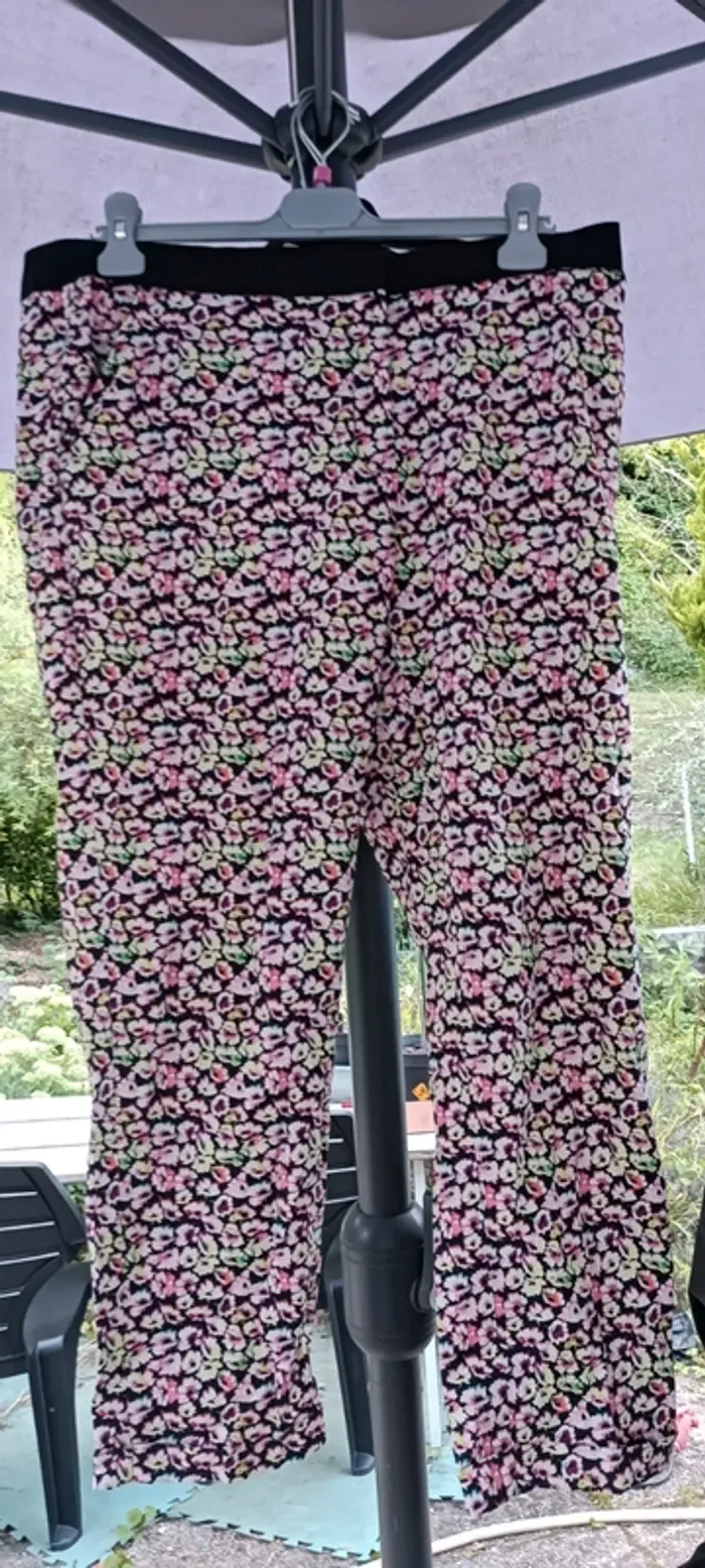 Pantalon fleuri - photo numéro 3