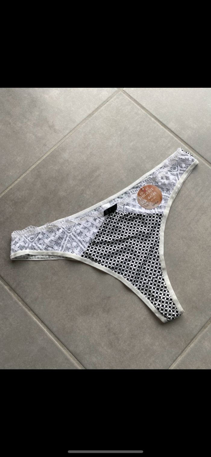Tanga noir et blanc Taille 44/46