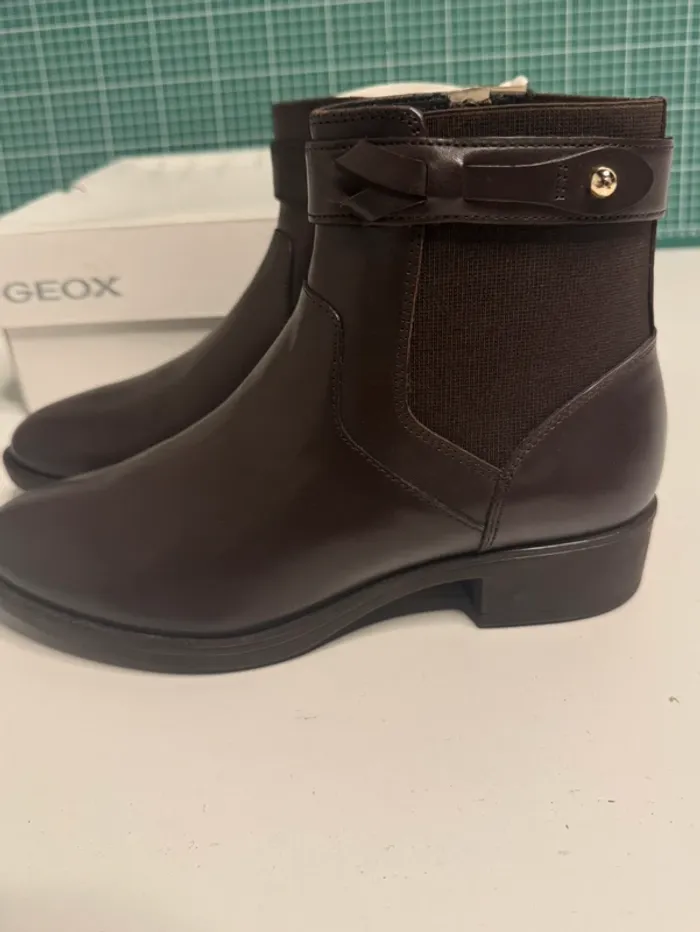 Bottines Geox D Felicity F taille 36 couleur café neuves - photo numéro 2