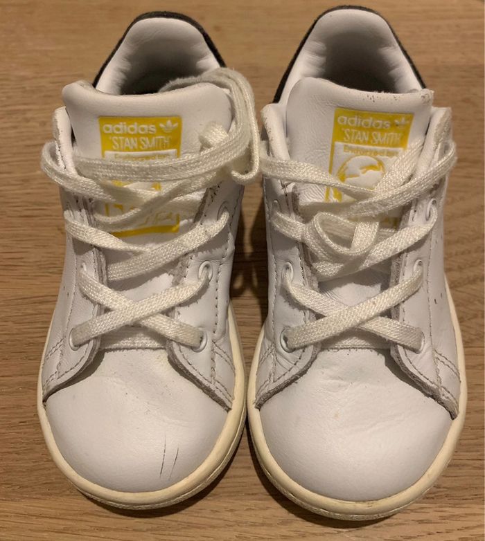Vraies Stan smith taille 23
