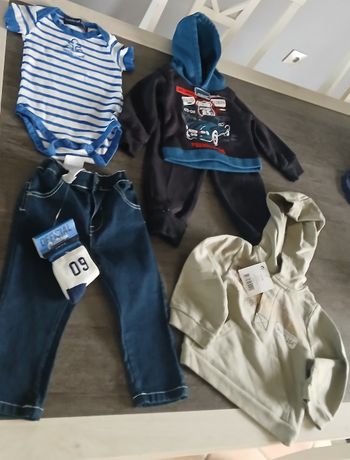 Lot vêtements bébés en 12 mois