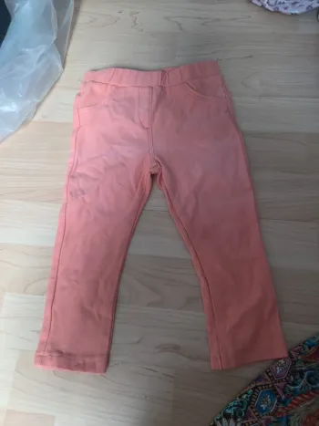Pantalon saumon taille 24mois kiabi