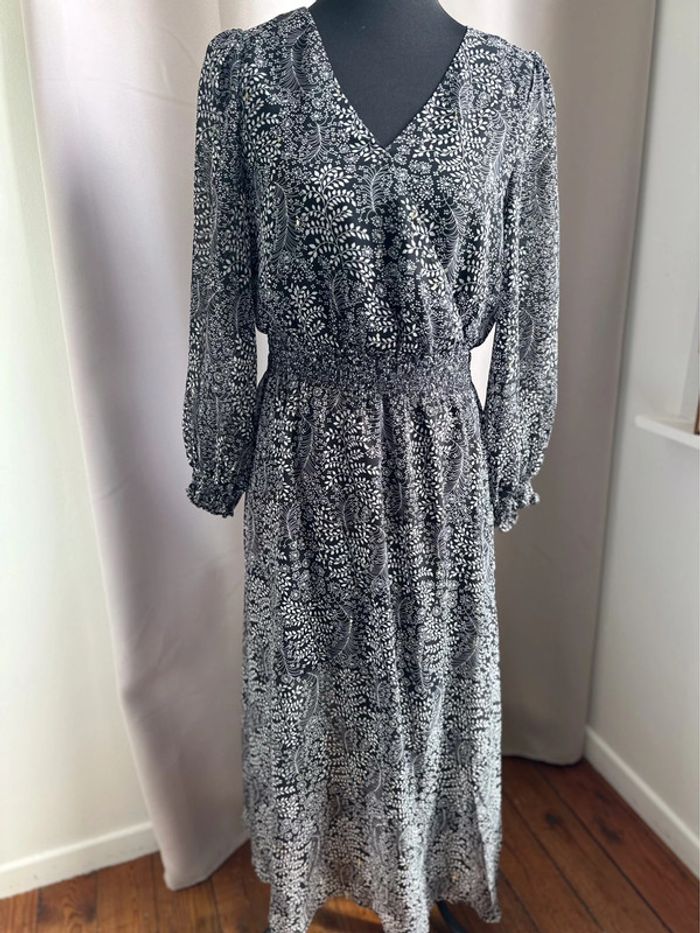 Robe longue fluide à longues manches 38