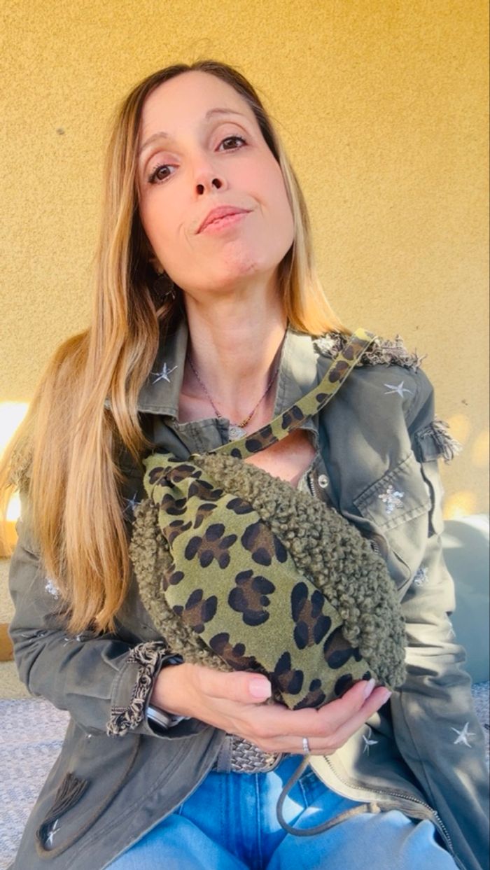 Sac demie-lune moumoute vert kaki et léopard - photo numéro 7