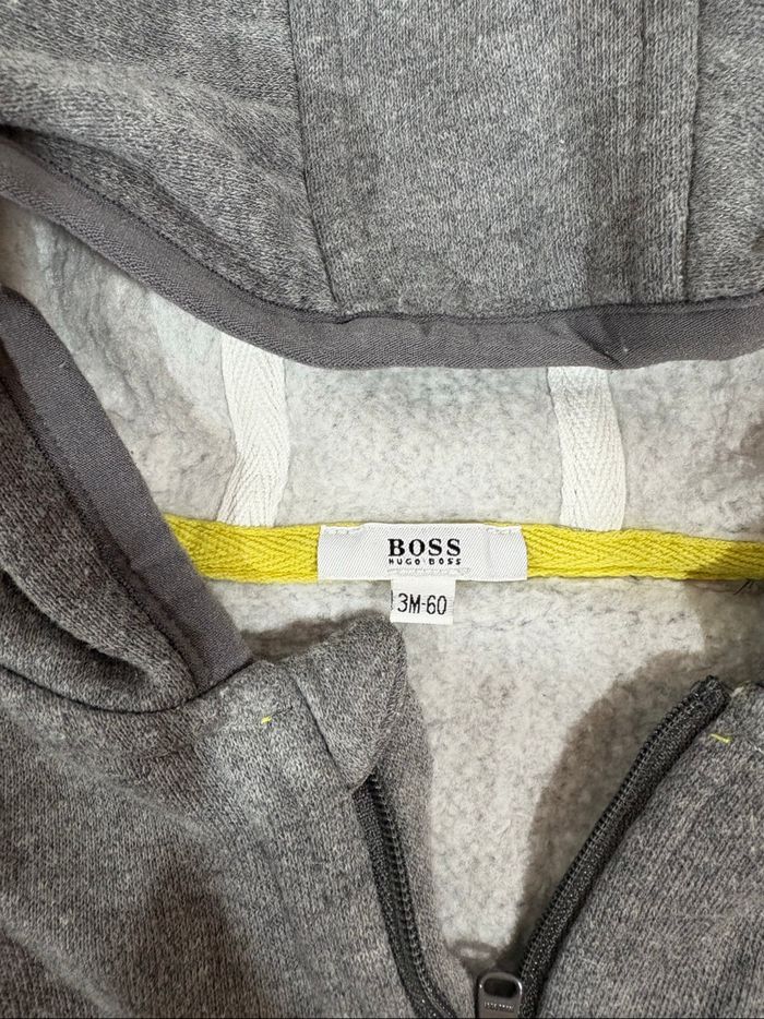 2 combinaisons bébé Boss très peu portée 3 mois - photo numéro 3