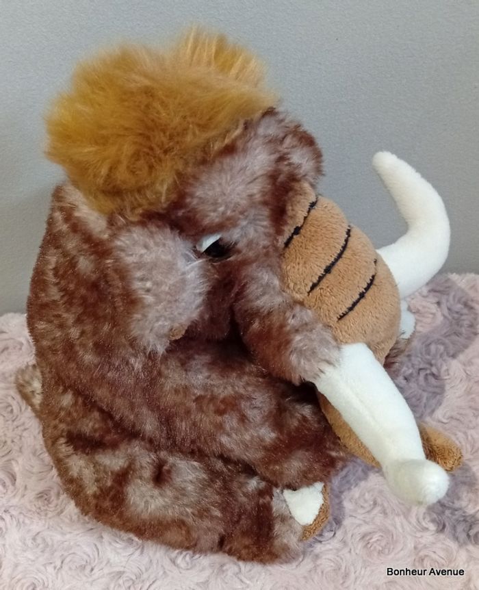 Doudou peluche mammouth toute douce de marque Pia - photo numéro 2