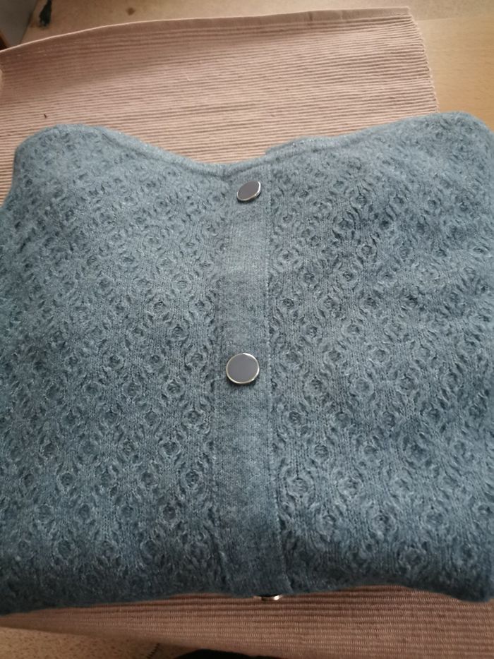 Pull avec bouton dos - photo numéro 2