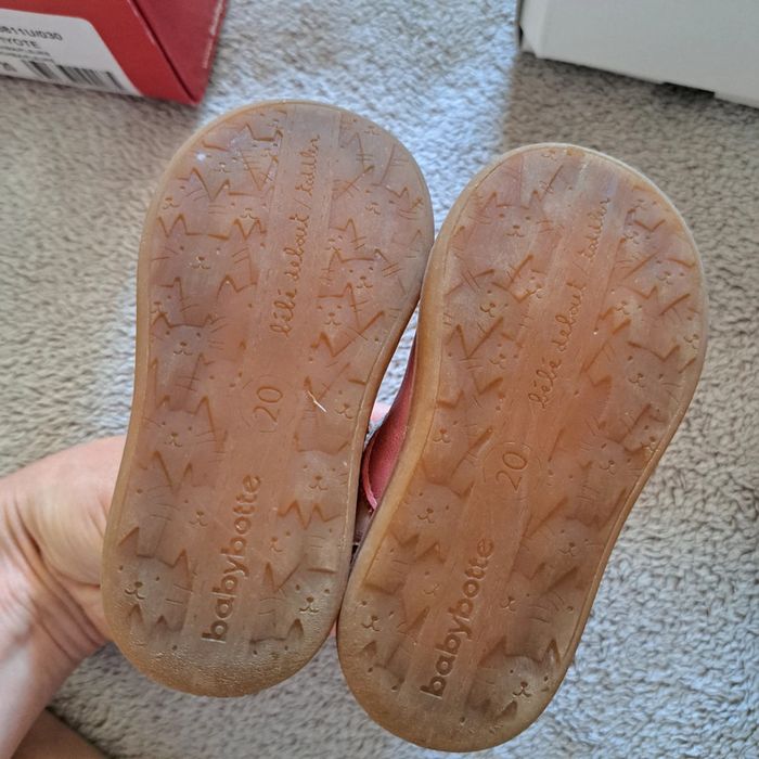 Lot de 3 jolies paires de chaussures bébé fille Pointure 20 - photo numéro 4