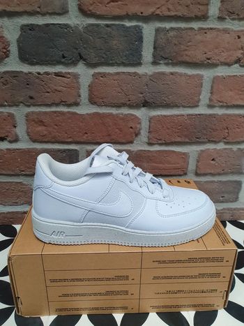 Nike Air Force 1 (38.5)