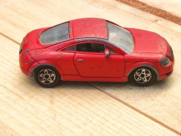 Majorette Audi TT rouge échelle 1/53 - photo numéro 3