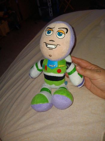 Peluche buzz l'éclair 30cm env Pas de vinted go