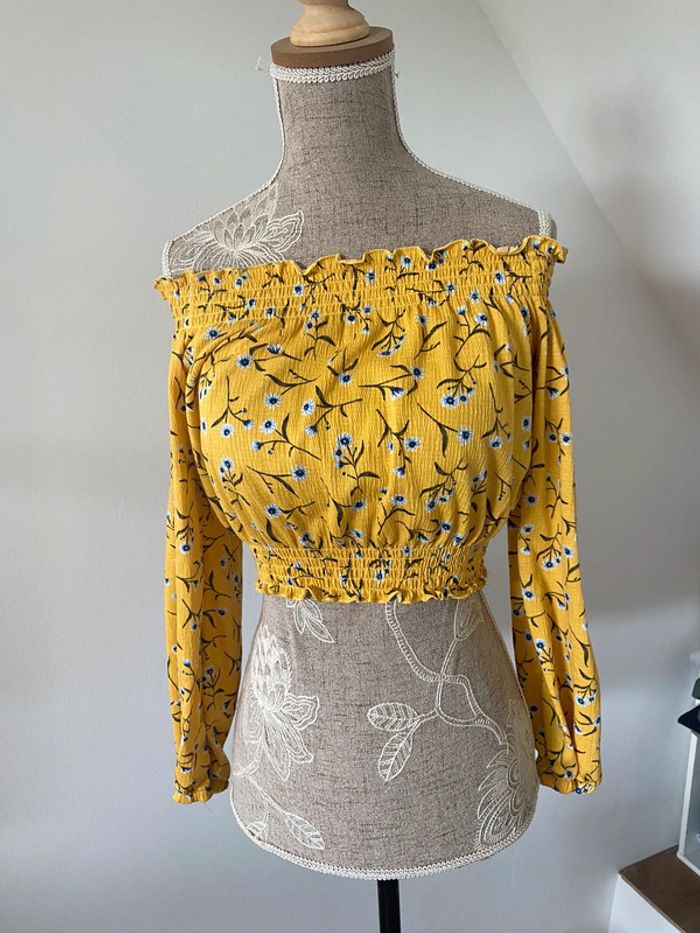 Top épaules dénudées fleurie