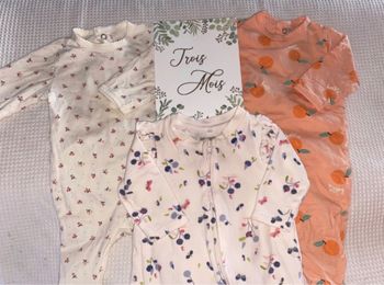 Lot pyjama et bodys 3 mois