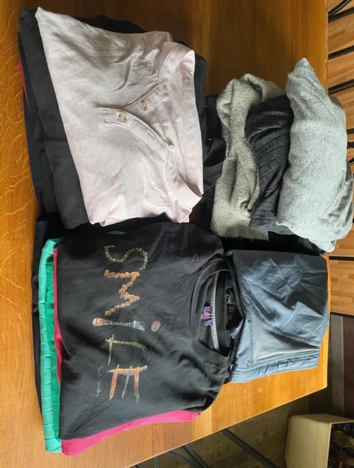 Lot vêtements divers revendeur - photo numéro 2