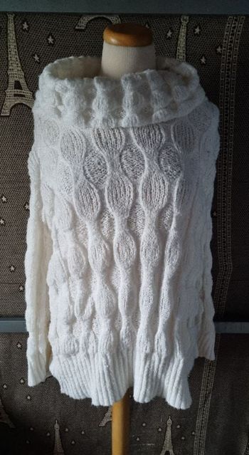 Pull ajouré à col roulée taille 42-44