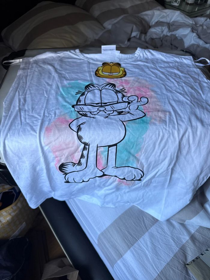 TEE shirt