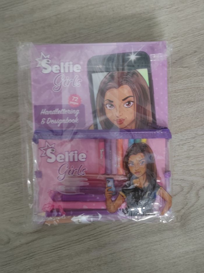 Selfie Designbook - photo numéro 1