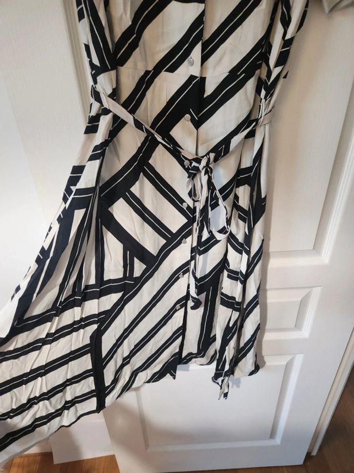 Jolie robe blanche et noire Promod taille 46 - photo numéro 2