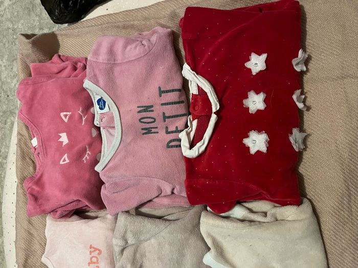 Lot de pyjamas - photo numéro 3