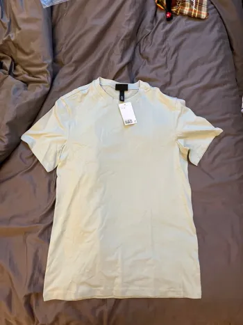 Tee shirt