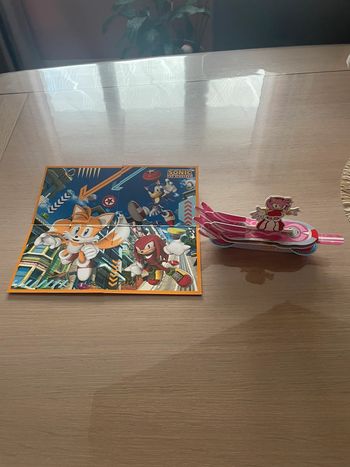 Figurine amy rose en carton