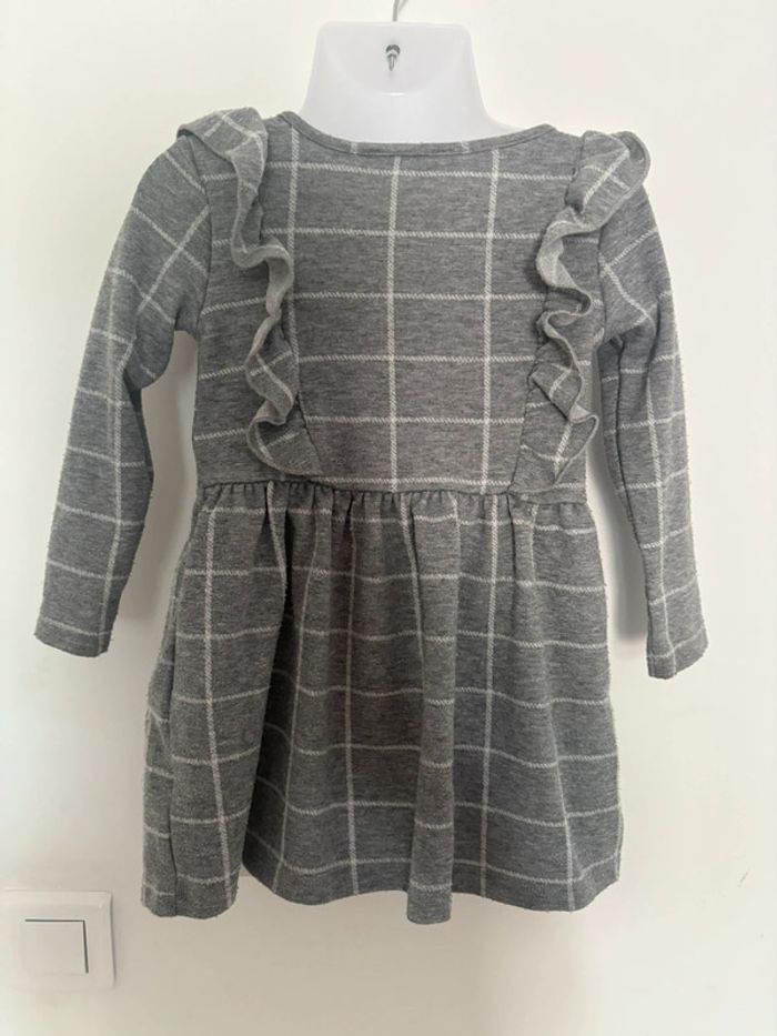 Robe à carreaux C&A - Taille 2 ans - Bon état - photo numéro 3