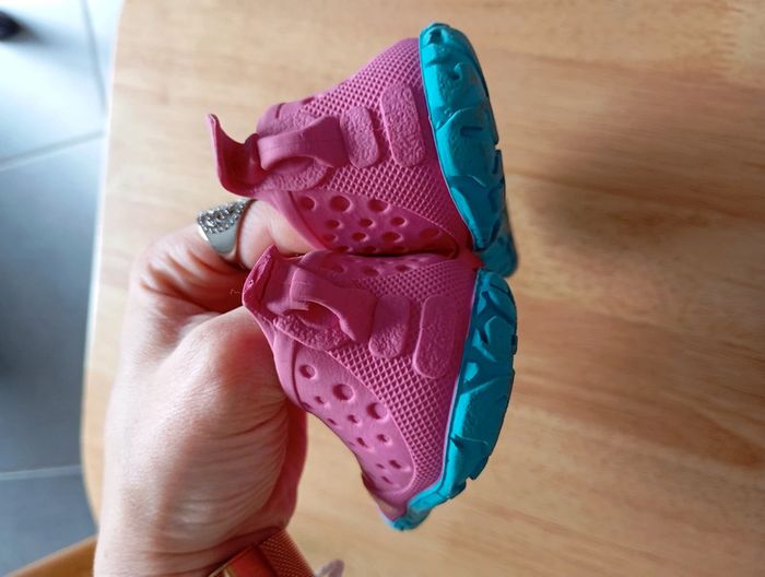 1€ chaussure pour jouer dans l eau nabaiji 25/26 - photo numéro 4
