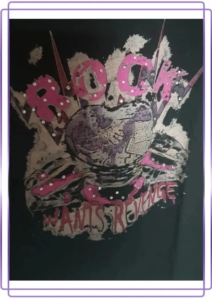 T-shirt taille M avec strass - photo numéro 3