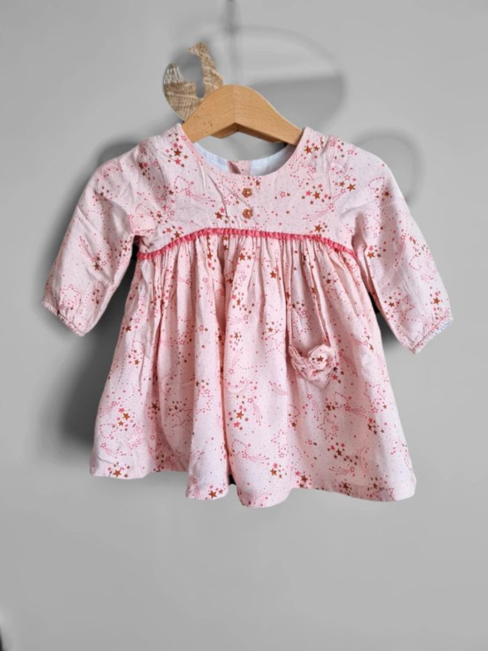 Jolie robe volants manches longues