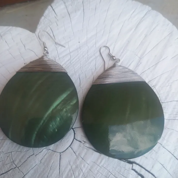 Boucles d'oreilles vintage pendantes kaki - photo numéro 3