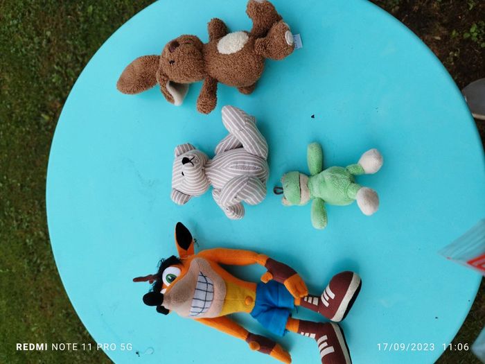 lot de 4 doudou neuf