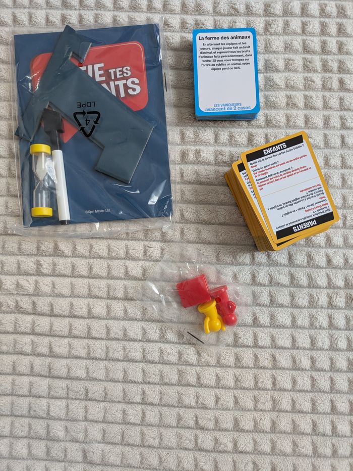 Jeu de Société DÉFIE TES PARENTS - Duel Entre Générations - photo numéro 2