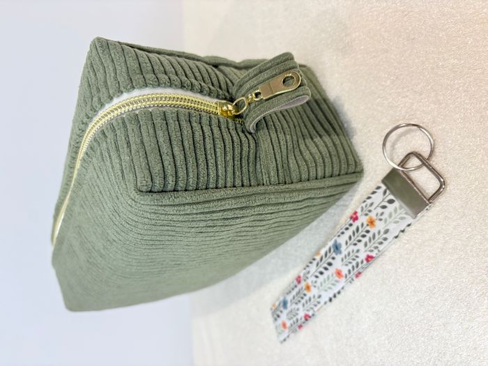 Trousse de toilette XL couleur kaki fleurie - photo numéro 8