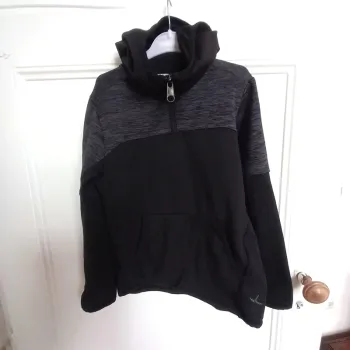 Pull zippé à capuche Décathlon 5 ans