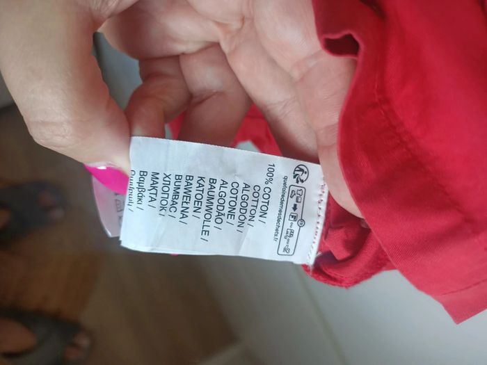 Joli petit short rouge Kiabi taille 36mois - photo numéro 5
