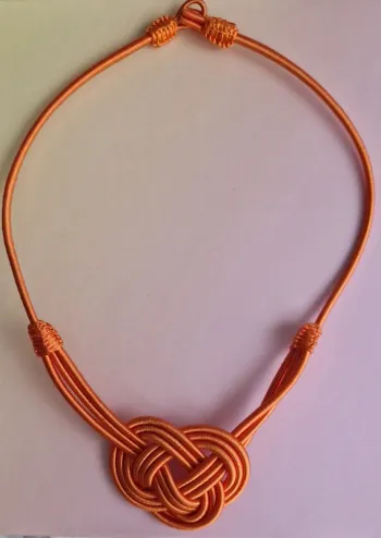 Collier orange