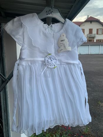 Robe blanche bébé 6 mois , baptême événement, naissance