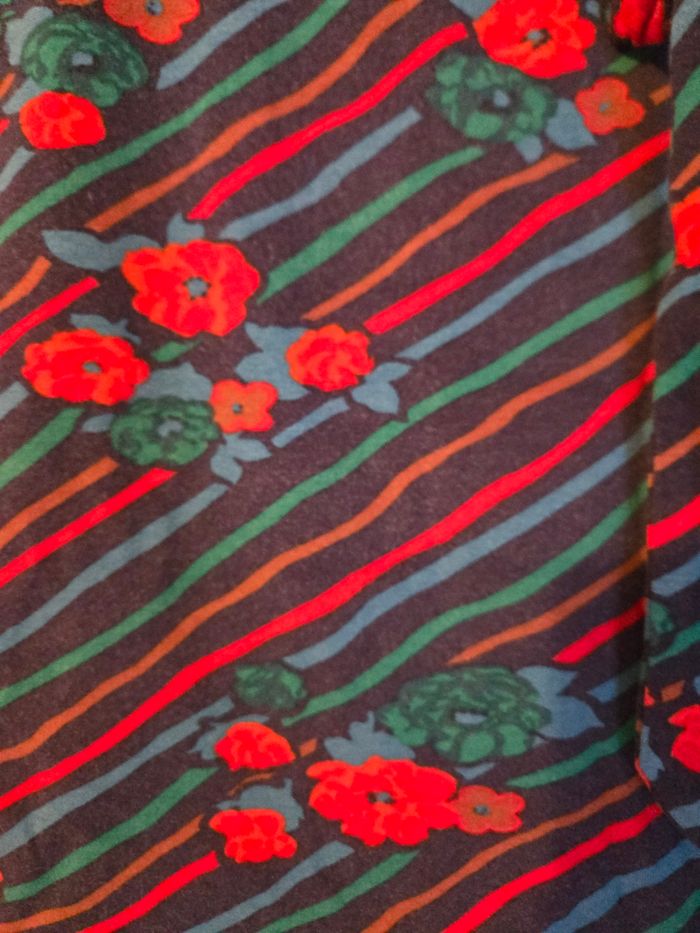 Jupe colorée au dessus du genou - photo numéro 3